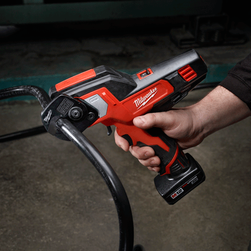 Milwaukee 2472-21XC Cable Cutter Kit - Image 2